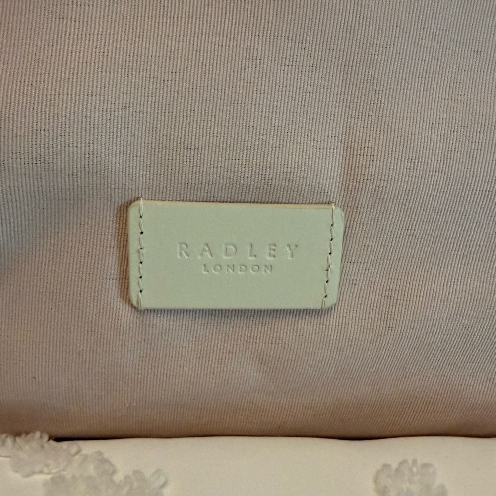 Radley London Arlington court taupe pebbled leather satchel! - Picture 9 of 9